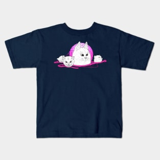 Kitty's Cute Yarn Kids T-Shirt